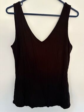 RW&CO. Black V-Neck Wide-Strap Tank Top